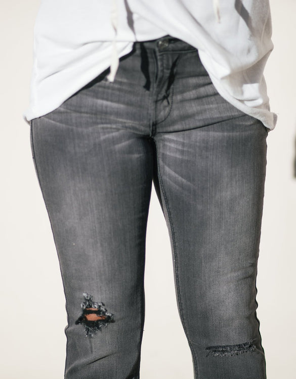 LONG LENGTH FRAYED HEM STRECH JEANS